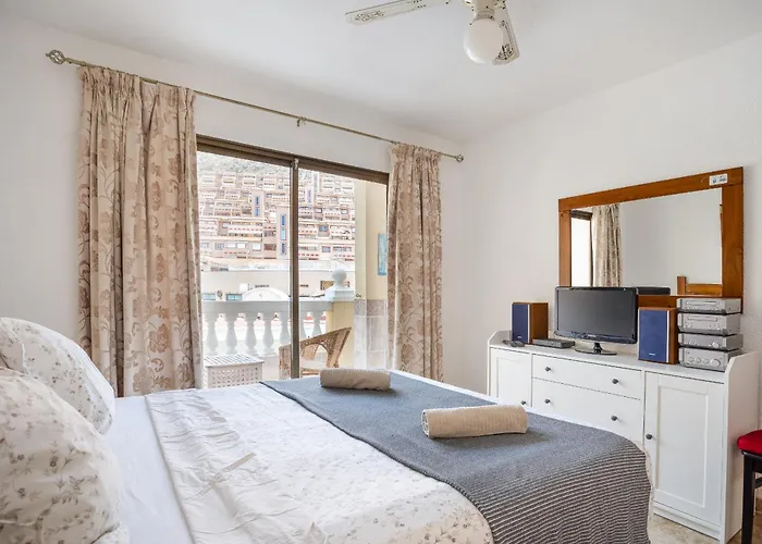 Castle Harbour Melanie's By Lovetenerife * Los Cristianos (Tenerife)